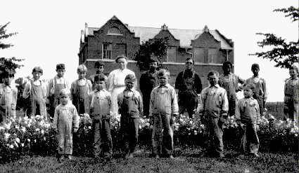 childrenshomeboysinfront.gif (107666 bytes)